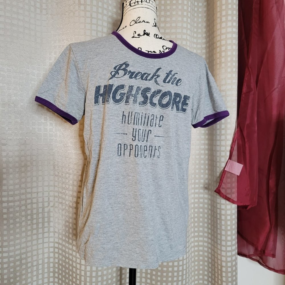 Fishbone Tee Shirt - Size Medium - Picture 9 of 9